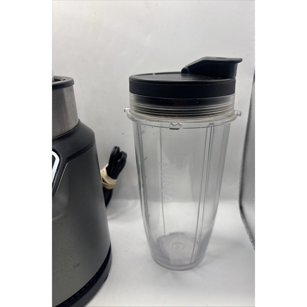Ninja Nutri Blender Pro Auto IQ 1000 Watts BN400 & 2 Cups - Picture 6 of 16